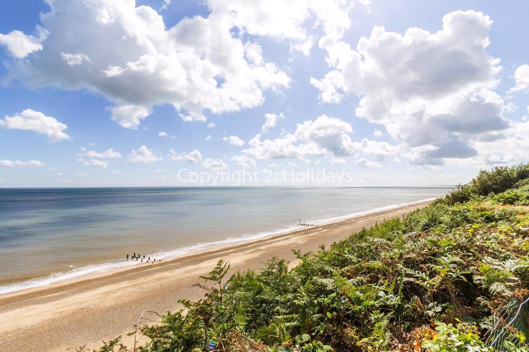 Beautiful Caravan For Hire With A Partial Sea View In Suffolk Ref 32042Az โลเวสทอฟต์ ภายนอก รูปภาพ
