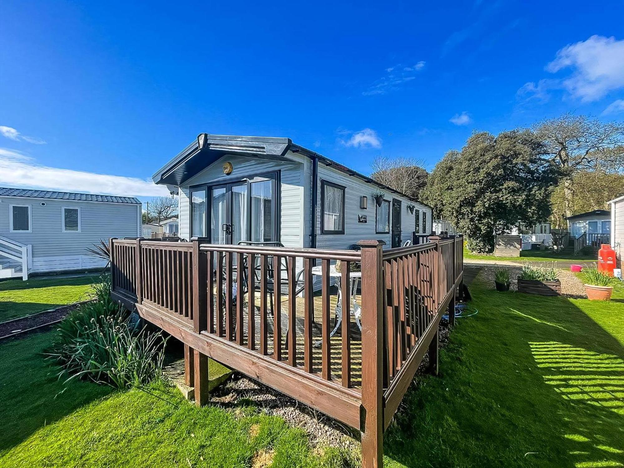 Beautiful Caravan For Hire With A Partial Sea View In Suffolk Ref 32042Az โลเวสทอฟต์ ภายนอก รูปภาพ